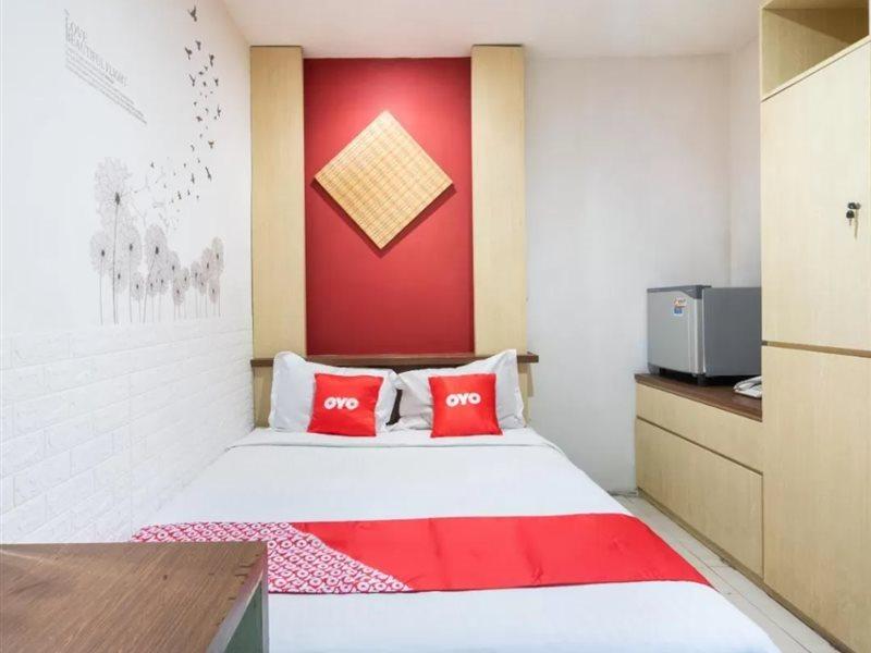 Super Oyo Flagship 91863 Metro House Hotel Сурабая Екстериор снимка