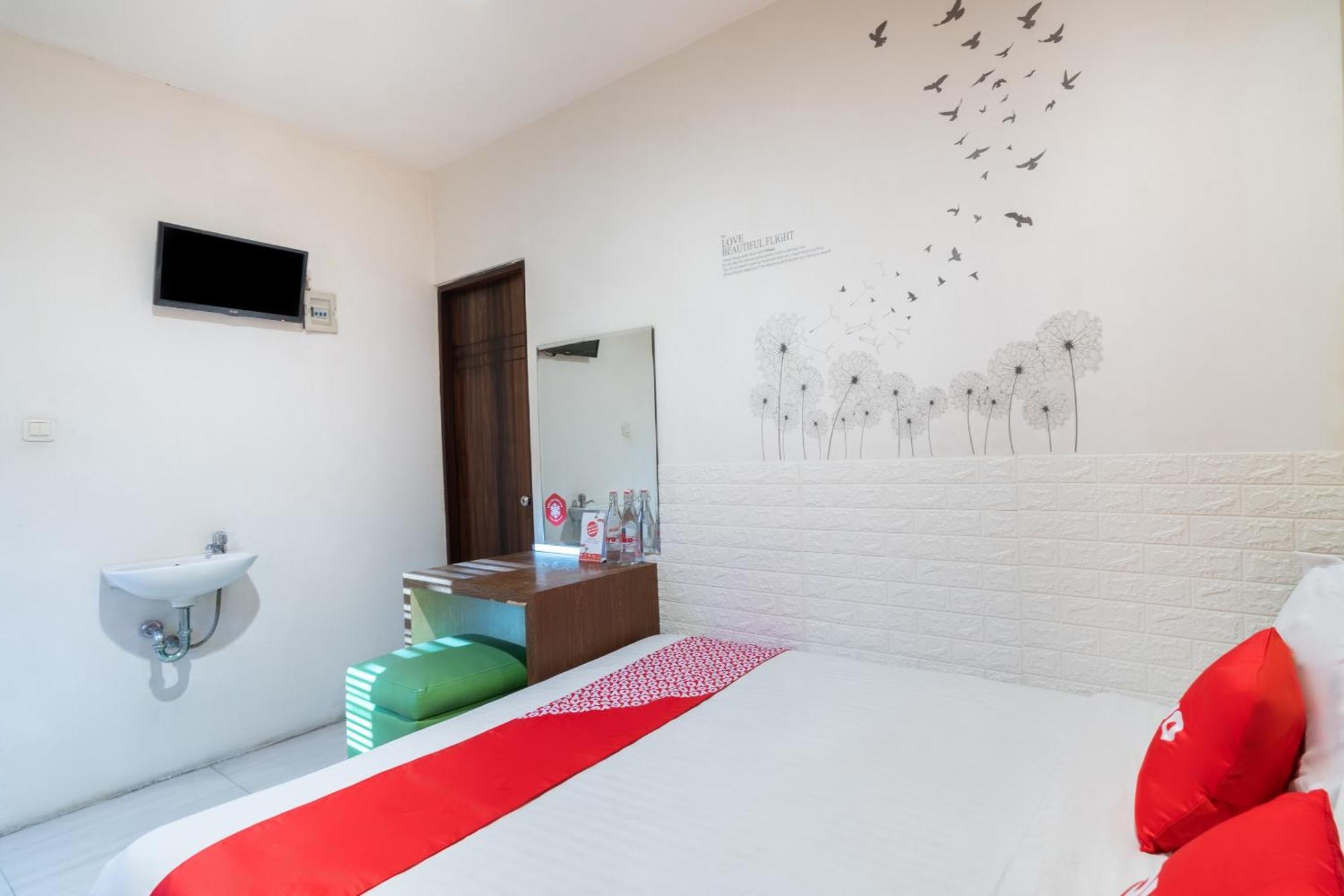 Super Oyo Flagship 91863 Metro House Hotel Сурабая Екстериор снимка