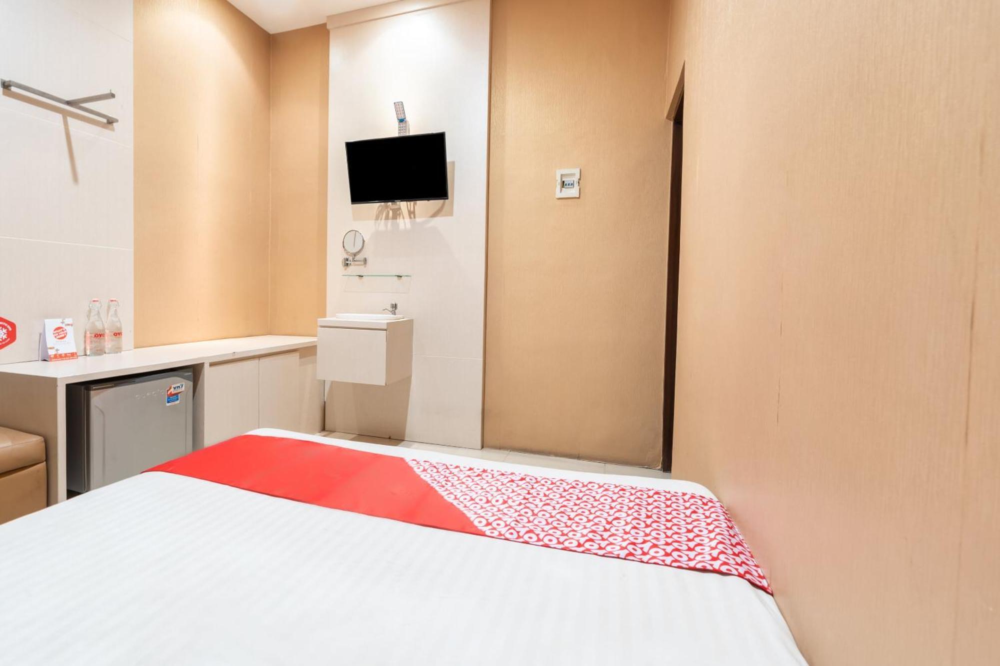 Super Oyo Flagship 91863 Metro House Hotel Сурабая Екстериор снимка