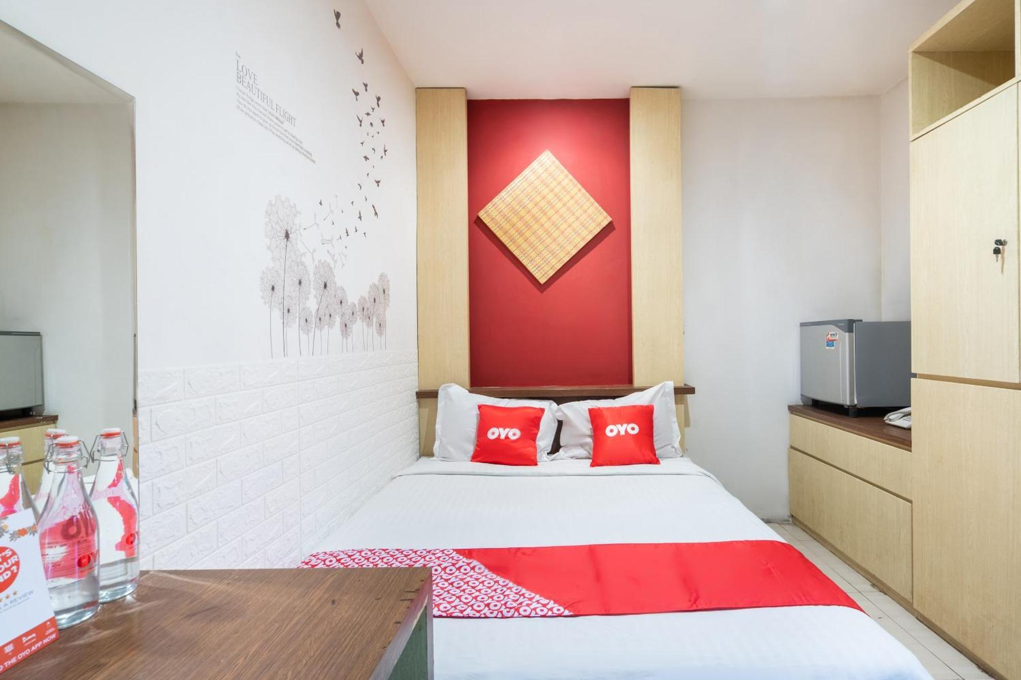 Super Oyo Flagship 91863 Metro House Hotel Сурабая Екстериор снимка