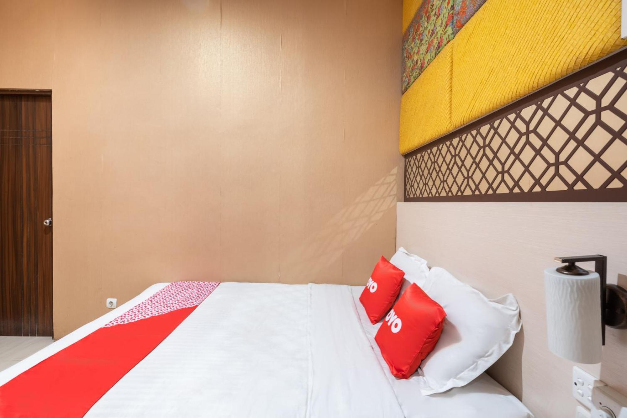 Super Oyo Flagship 91863 Metro House Hotel Сурабая Екстериор снимка